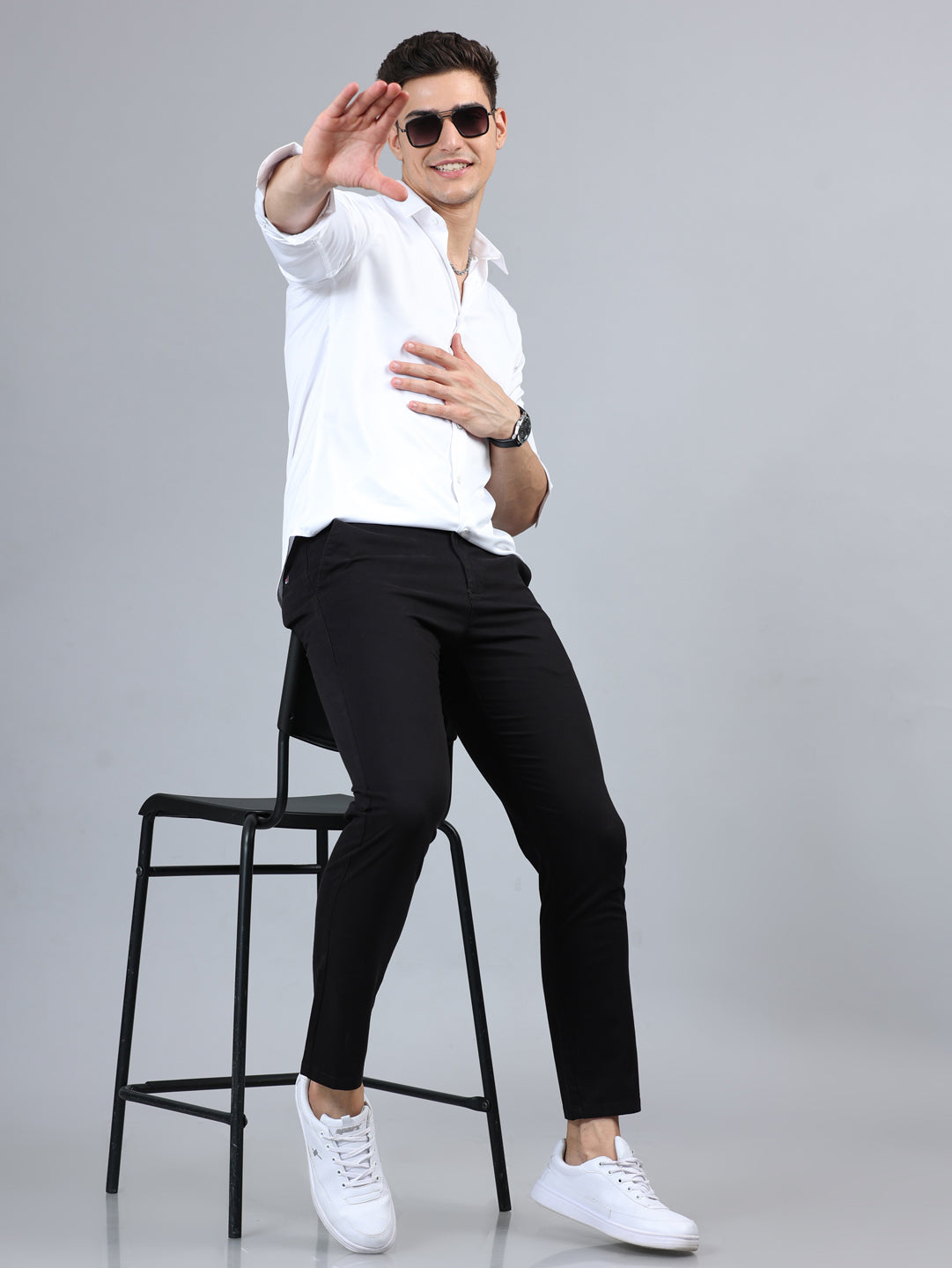 Fringe Black Solid Chinos Chinos Bushirt