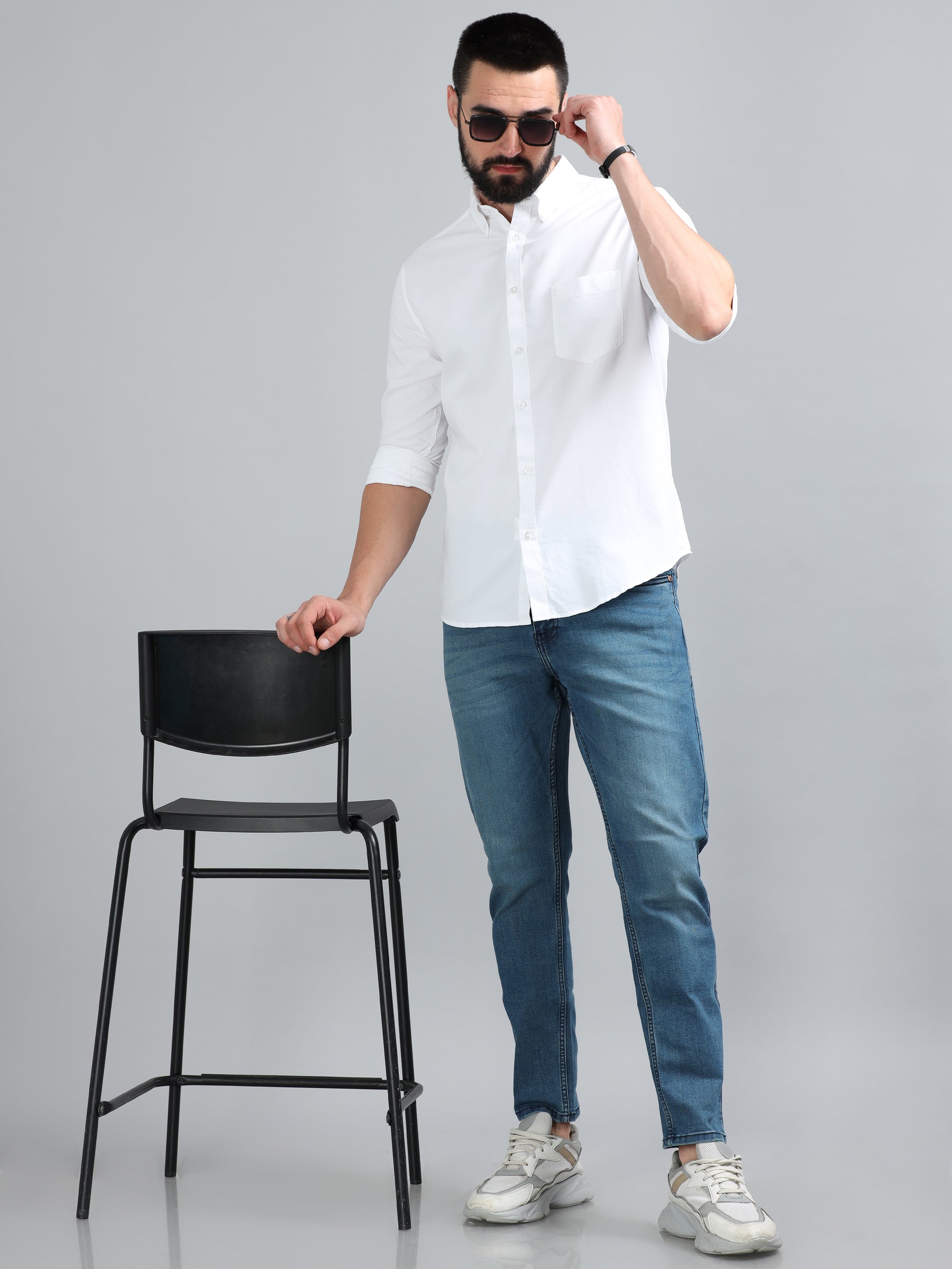Pebble Blue Solid Slim Fit Jeans Jeans Bushirt