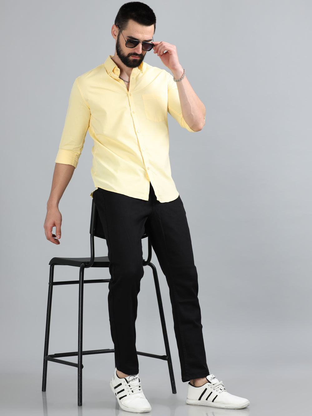 Black Solid Slim Fit Jeans Jeans Bushirt