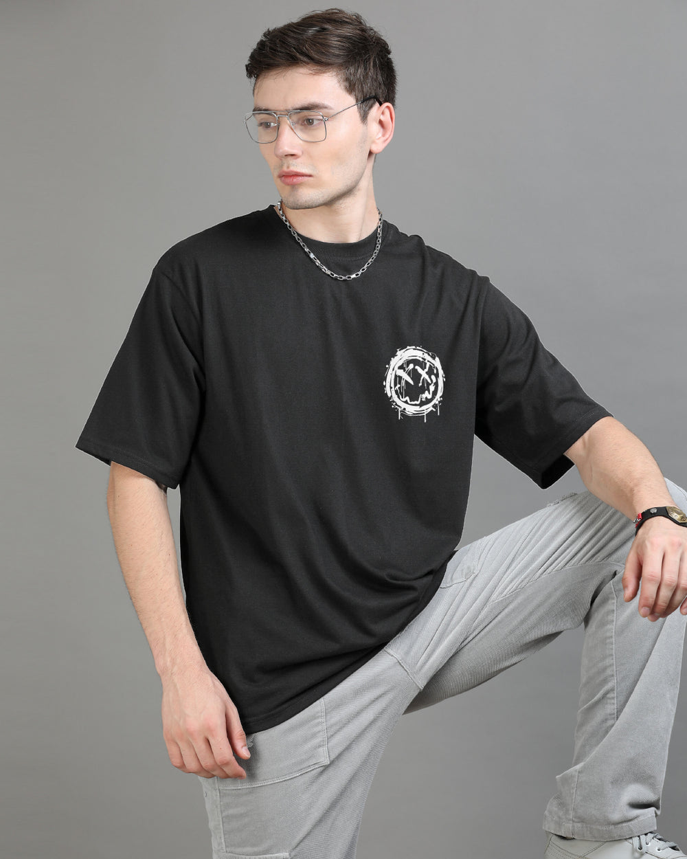 Transforming theatrics Oversize T-Shirt Oversize T-Shirt Bushirt