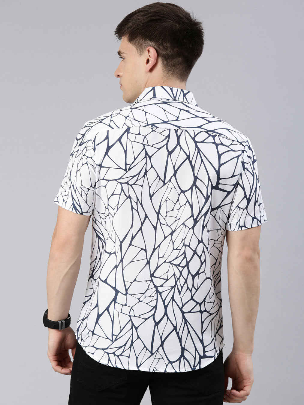 Abstract Loop White Shirt Printed Shirt Bushirt