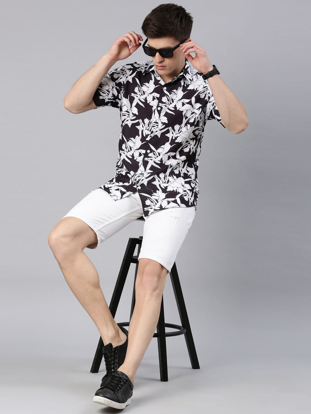 Seasonal Flower Black Shirt Printed Shirt Bushirt