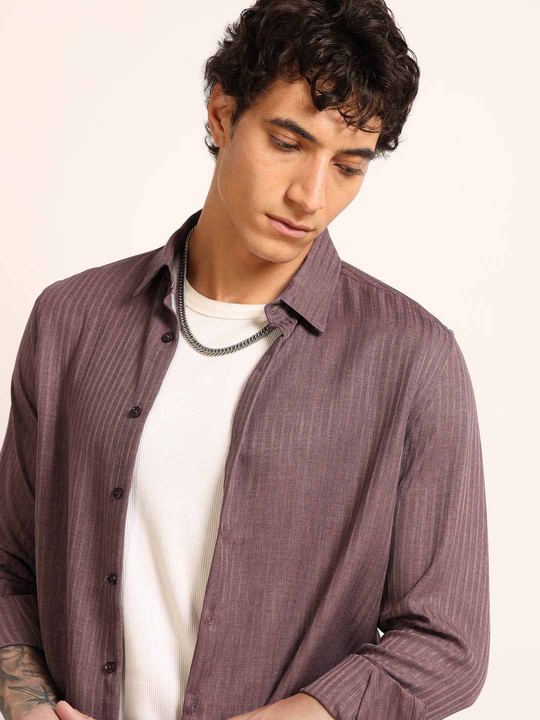 Mauve Regular Fit Textured Shirt Structured Shirt Bushirt