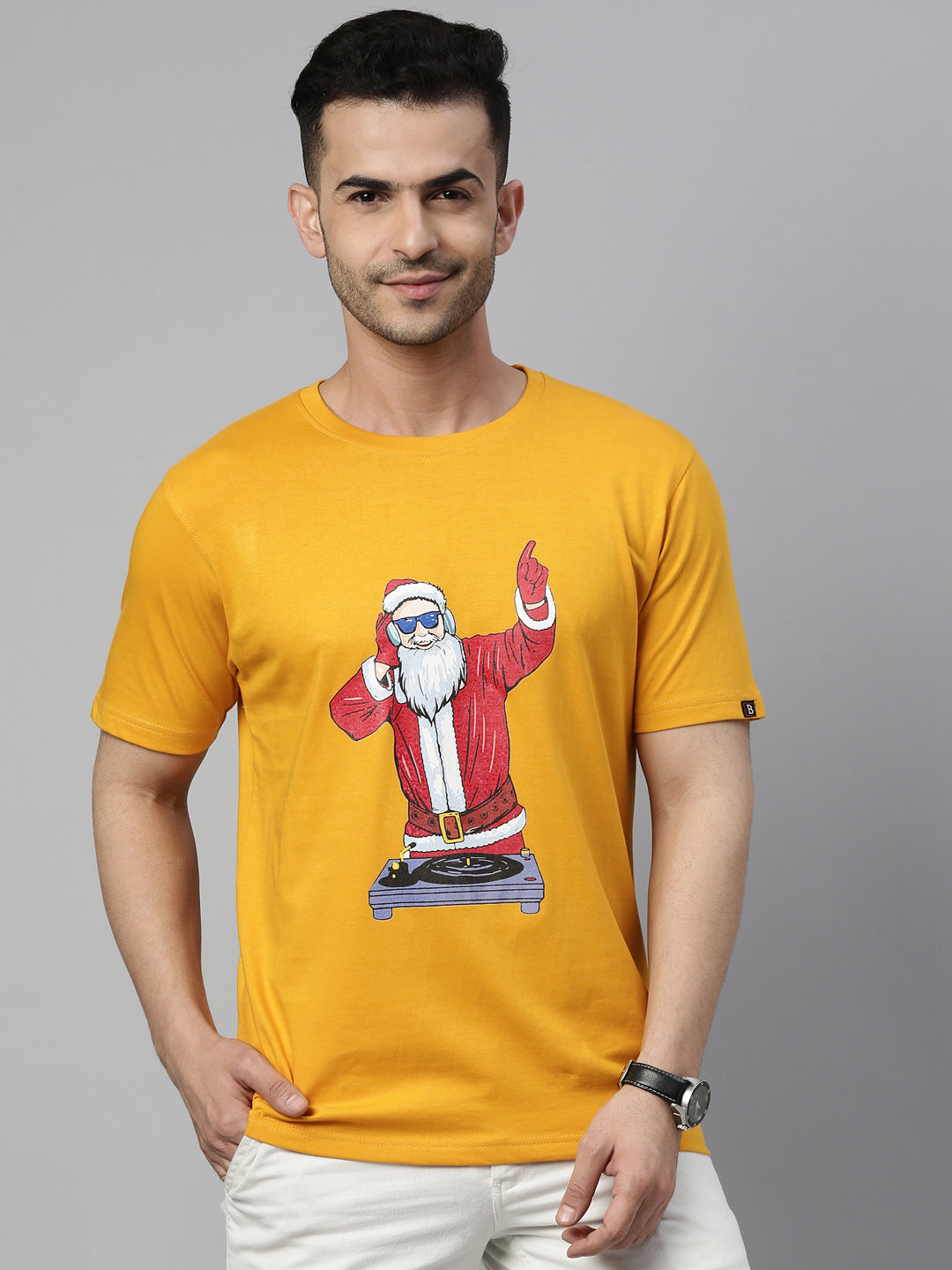 DJ Santa In the House T-Shirt Graphic T-Shirts Bushirt   